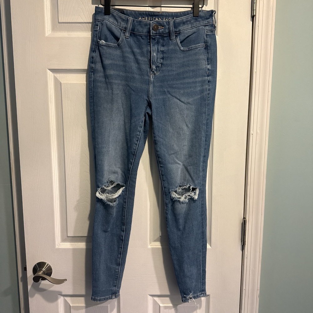 American Eagle Outfitters Women's Light Blue Ripped Skinny Jeans